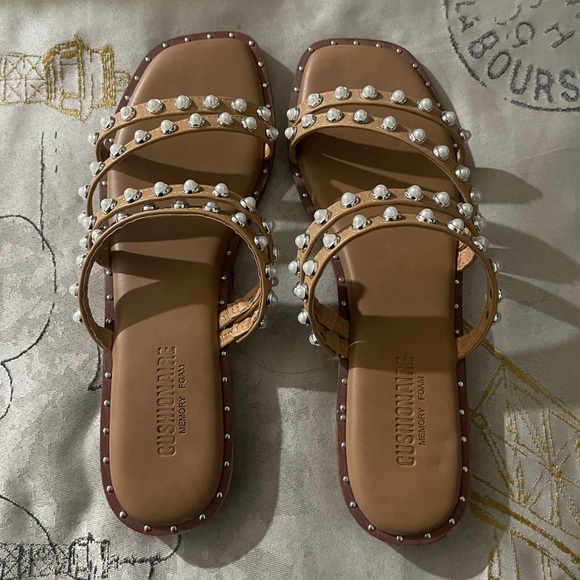 Cushionaire Shoes - Sandals